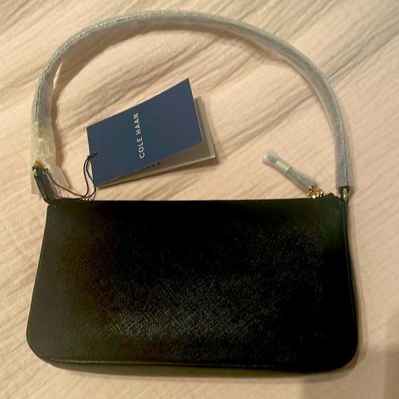 NWT Black Cole Haan Go Anywhere Wristlet - Picture 4 of 10